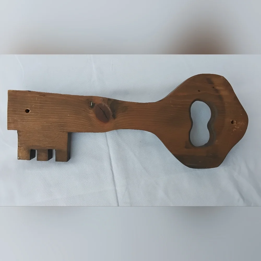 Hand Crafted Brown Floral Wooden Key Wall Hook